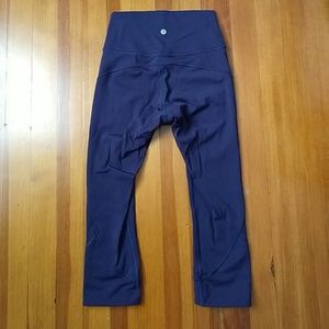 Lululemon Crops, Aeon